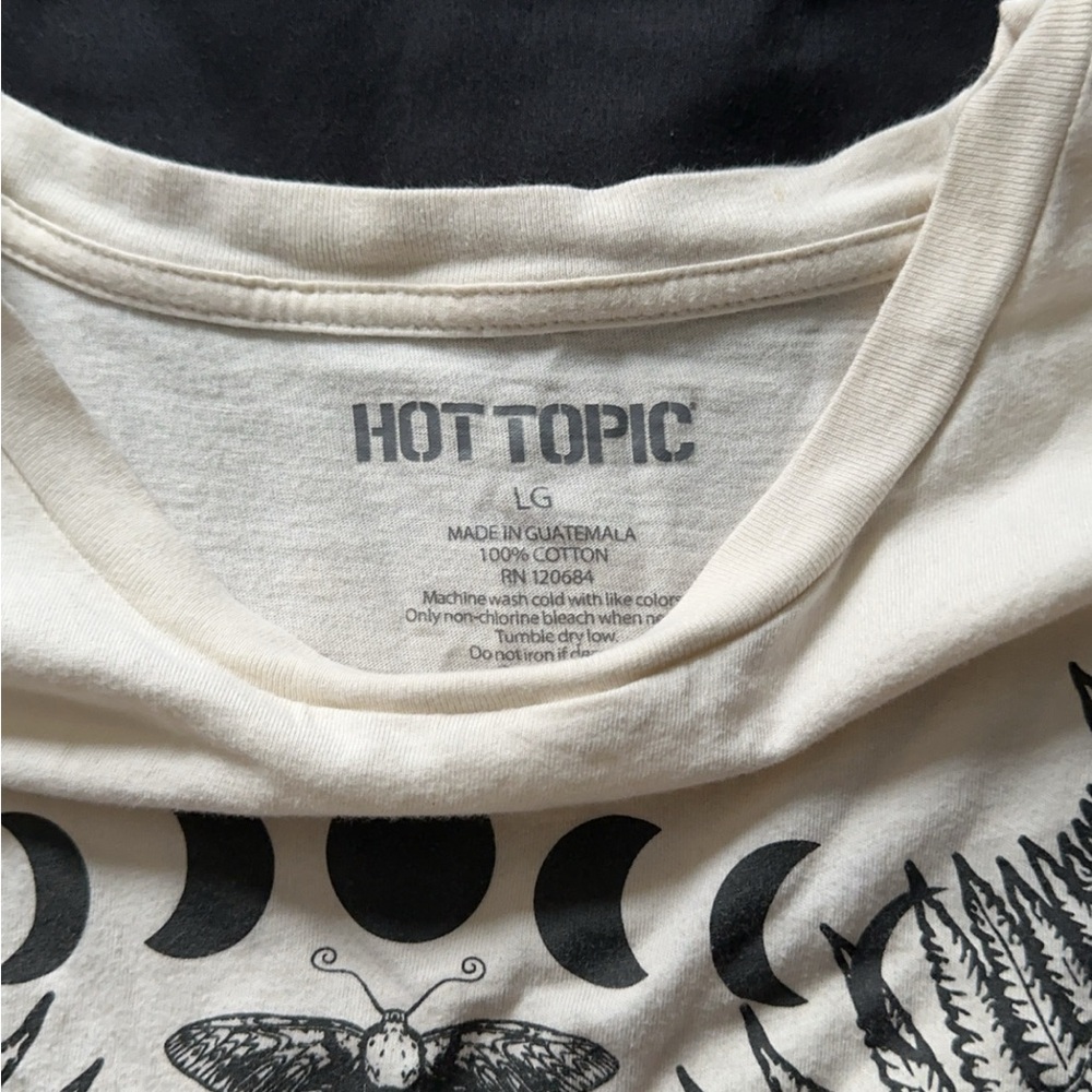 Hot Topic cropped top. - Picture 2 of 2